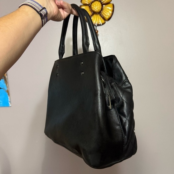 NWOT Sondra Roberts Squared Black Vegan Leather Pearl Quilted Purse Crossbody - Picture 10 of 14